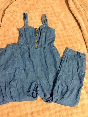 Old Navy Women’s Blue Chambray One-Piece Jumpsuit